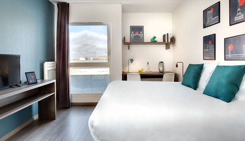 Business Studio, 1 Queen Bed, Kitchenette