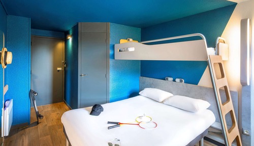 Room, Multiple Beds
