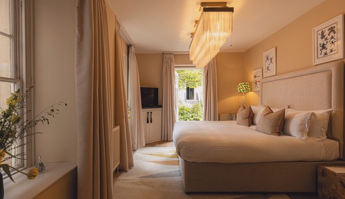 Suite (Hideout)