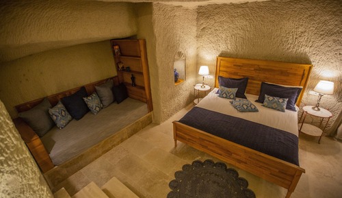 Royal Suite, Balcony (cave)