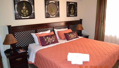 Honeymoon Suite
