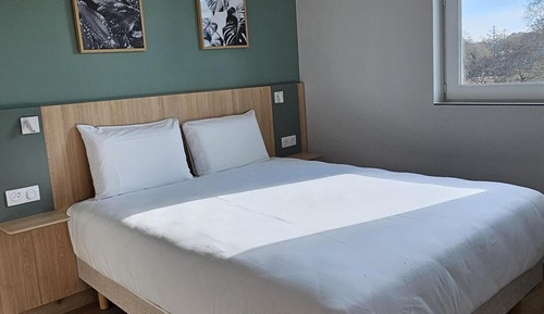 Apartment, Multiple Beds