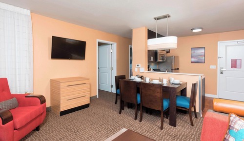 Suite, 2 Bedrooms, Non Smoking (Mobility Accessible, Tub)