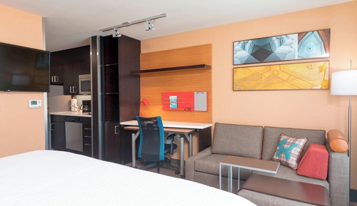 Studio, 1 King Bed with Sofa bed, Non Smoking (Mobility Accessible, Tub)