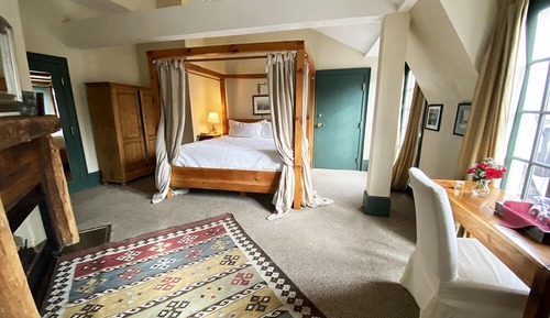 Superior Room, 1 King Bed