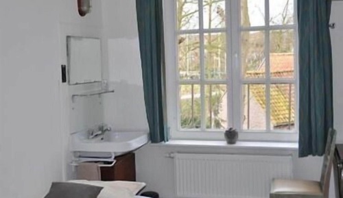 Twin Room, Shared Bathroom