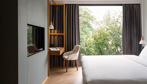 Deluxe Room (King or Twin)