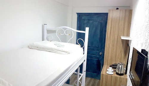 Economy Shared Dormitory, 1 Bedroom, Shared Bathroom, Beachside