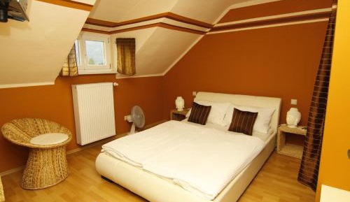 Double Room (1 Adult)