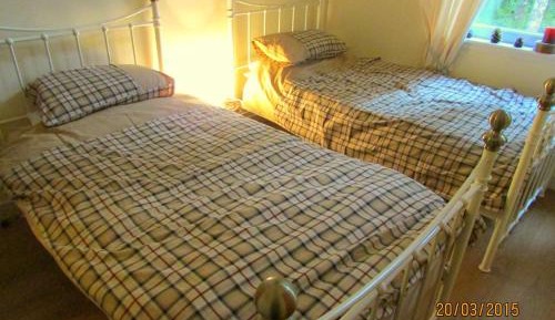 Liever Cabin (2 bedrooms) – NO hot tub, Wi-Fi (extra charge)