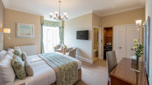 Deluxe Double or Twin Room with Sea View