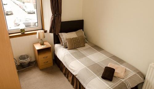 Single Room with Private Toilet 