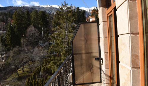 Two-Bedroom Family Suite (2 Adults + 2 Children)