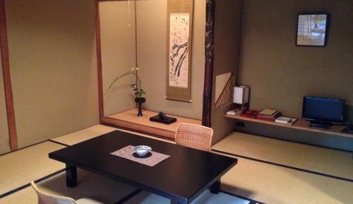 Japanese-Style Economy Room