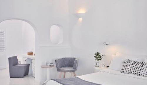 Deluxe Room with Caldera View