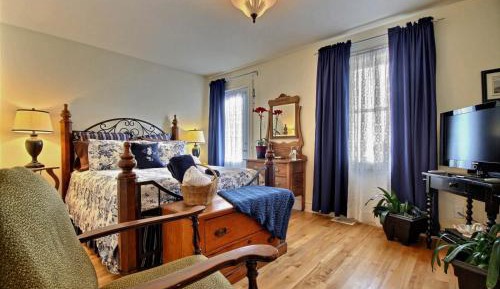 Room with Two Double Beds and Shared Bathroom