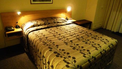 Studio with Spa Bath 1