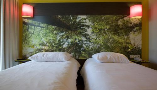 Standard Room with Two Single Beds