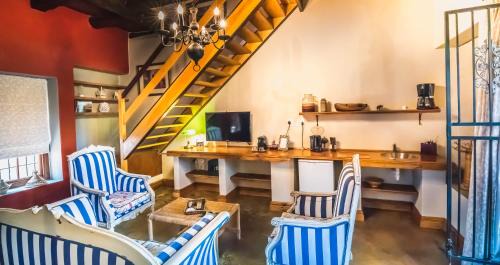 Cape Manor Apartment