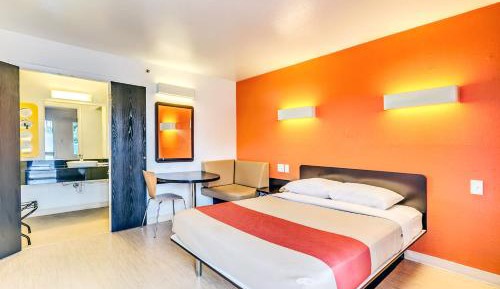 Queen Room - Disability Access