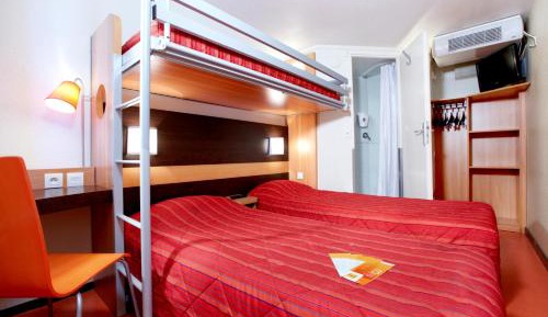 Triple Room with 3 Single Beds
