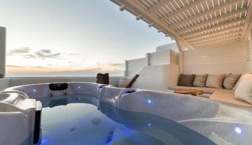 Deluxe Suite with Sea View and Outdoor Hot Tub