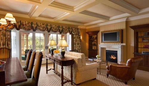Paseo One-Bedroom King Suite with Sofa Bed and Fireplace