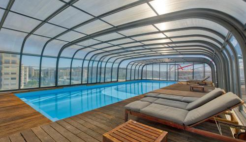 Three-Bedroom Apartment with Balcony