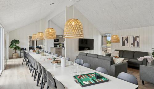 Ten-Bedroom Holiday Home