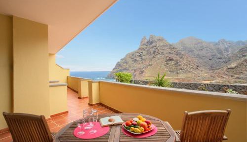 Superior One-Bedroom Apartment with Balcony
