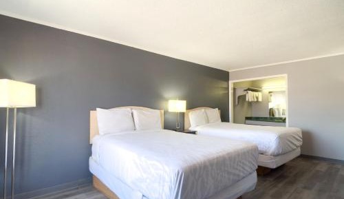 Queen Bed Non-Smoking