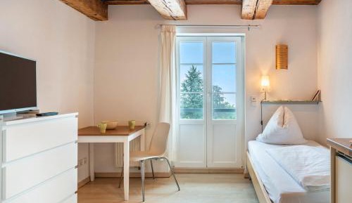 Superior One-Bedroom Apartment