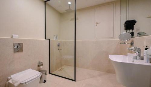 Suite with City View