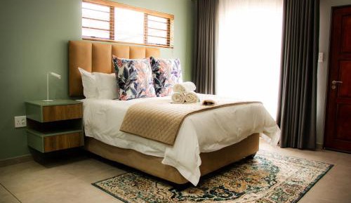 Deluxe Queen Room