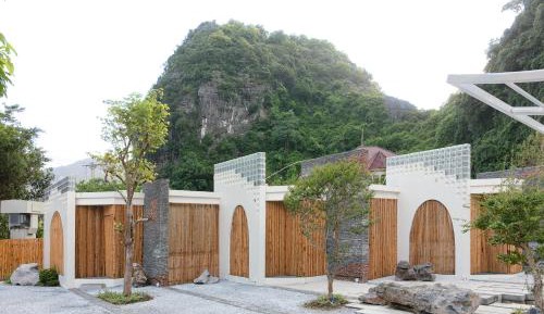 Deluxe Bungalow with Garden View