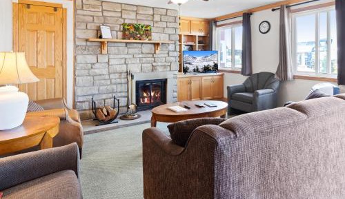 Two-Bedroom Apartment with Resort View