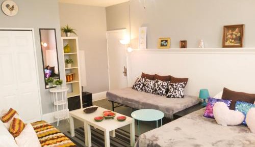 One-Bedroom Apartment with Balcony