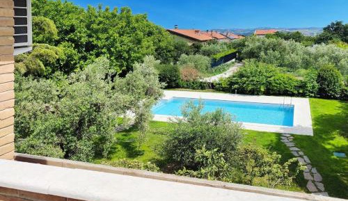 Villa with Garden View