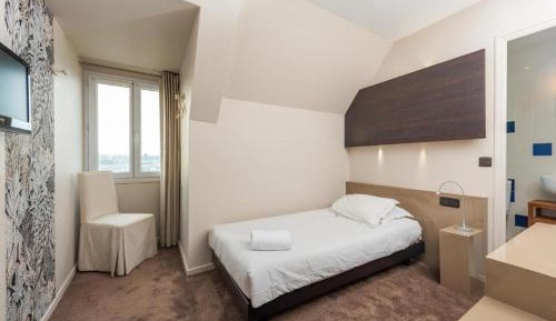 Single Attic Room Harbor View