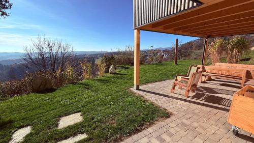 One-Bedroom Apartment with View