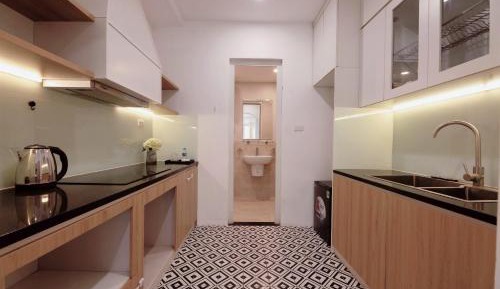 Deluxe One-Bedroom Apartment