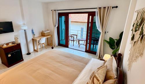 King Room with Balcony