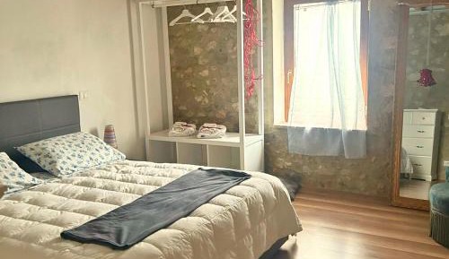 One-Bedroom Apartment with View