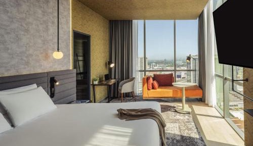 Deluxe Suite with Spa Bath