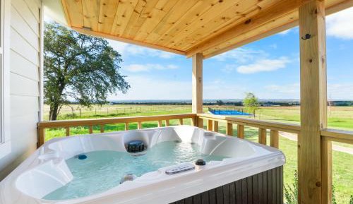 Suite with Hot Tub