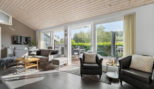 Three-Bedroom Holiday Home 