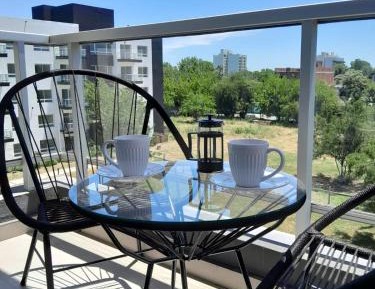 Deluxe One-Bedroom Apartment