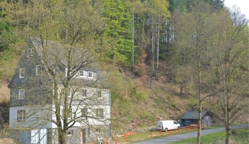 Six-Bedroom Holiday Home