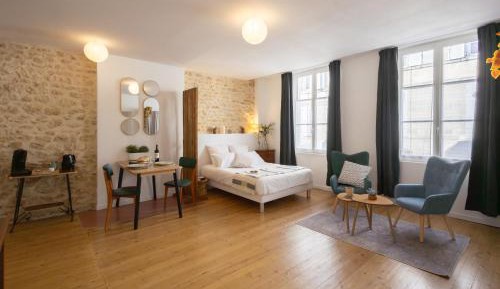 One-Bedroom Deluxe Apartment
