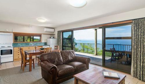 Apartment with Lake View